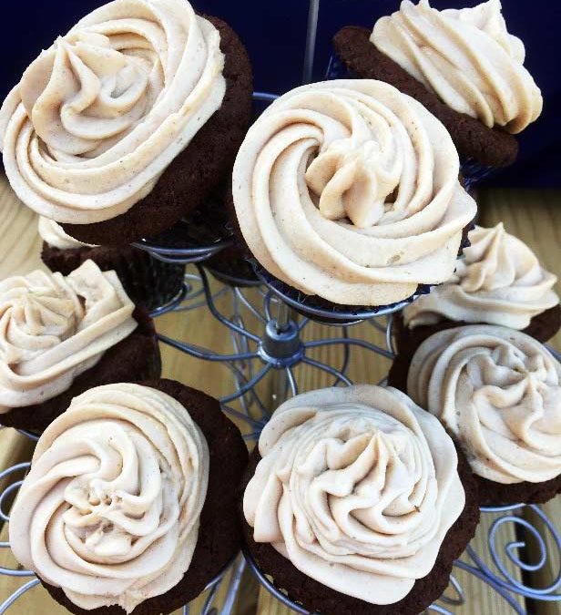 Keto Chocolate Cupcakes with Peanut Butter Frosting